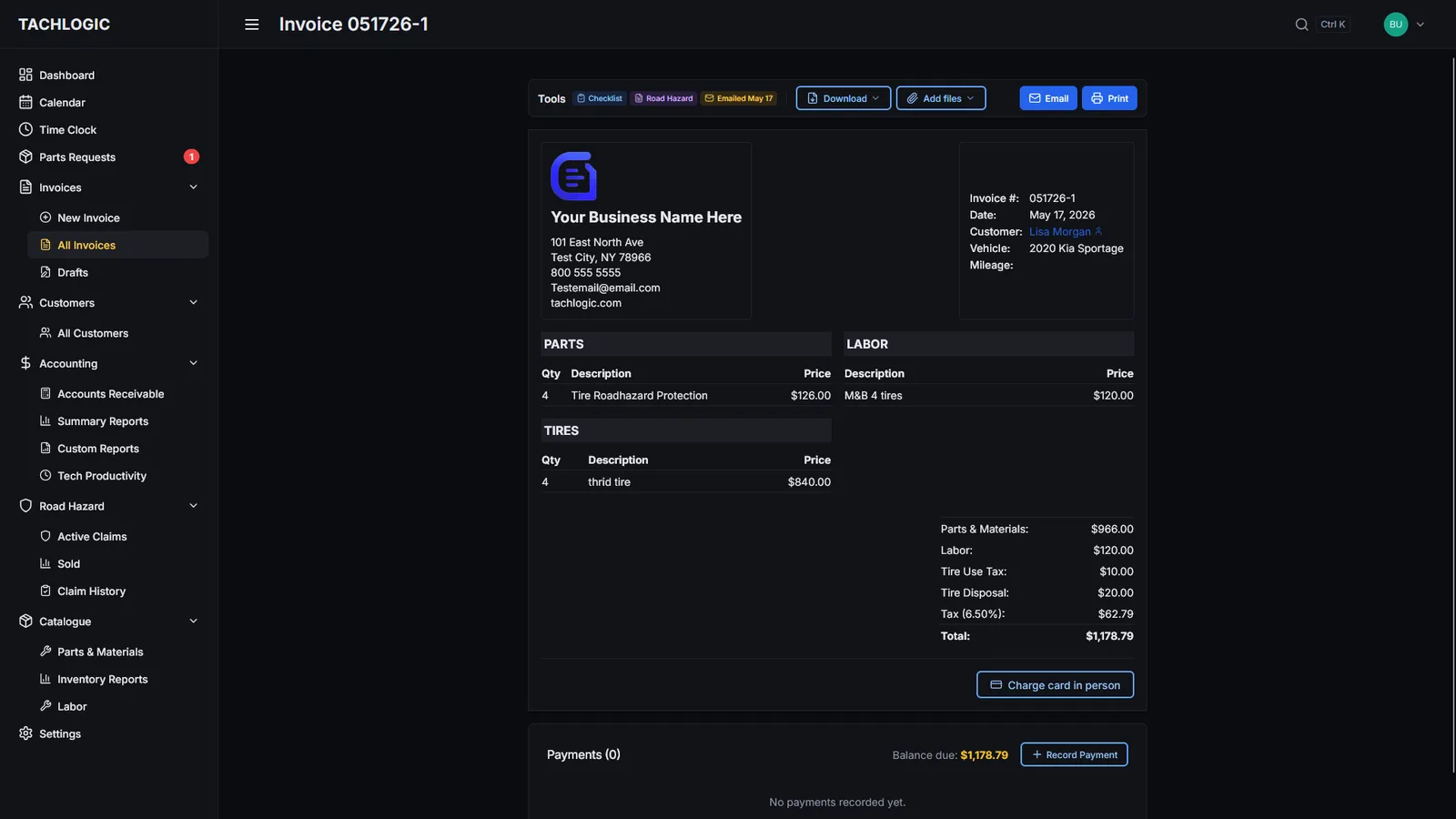 Tachlogic — invoice view in dark mode